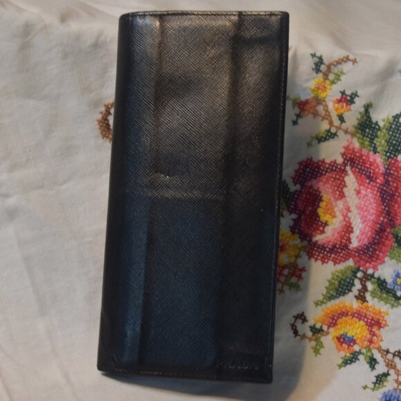 Prada Black Saffiano Bi-Fold Long Wallet - Picture 1 of 7